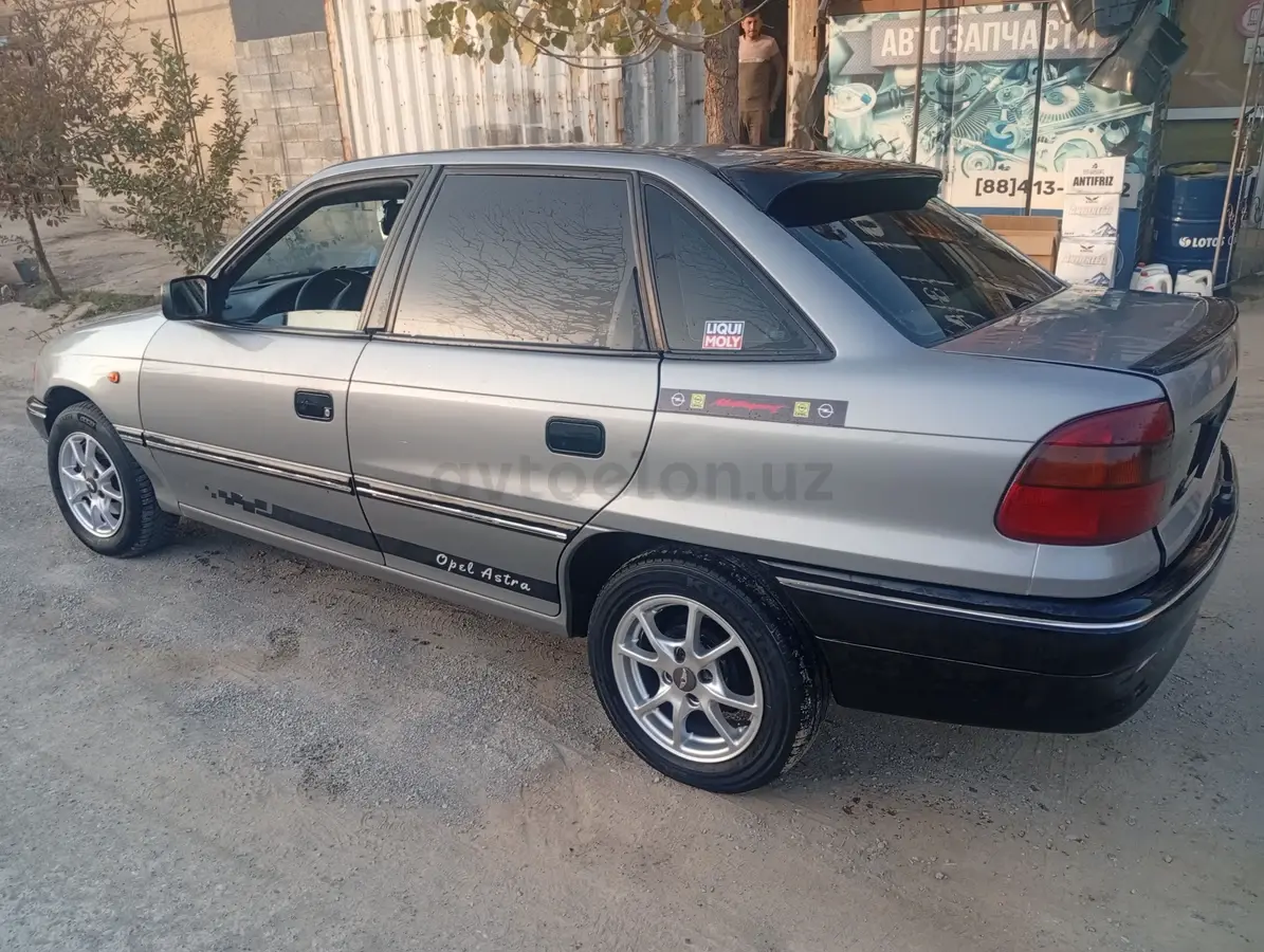 Opel Astra — 2