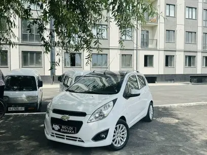 Oq Chevrolet Spark, 2 pozitsiya 2017 yil, КПП Mexanika, shahar Namangan uchun 7 400 у.е. id5173146