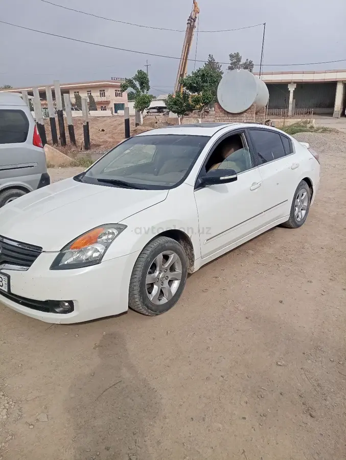 Nissan Altima — 7