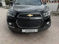 Черный Chevrolet Captiva, 4 позиция 2017 года, КПП Автомат, в Бухара за ~17 435 y.e. id7048009