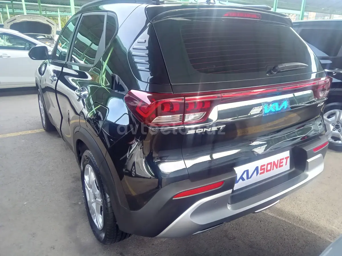 Kia Sonet — 3