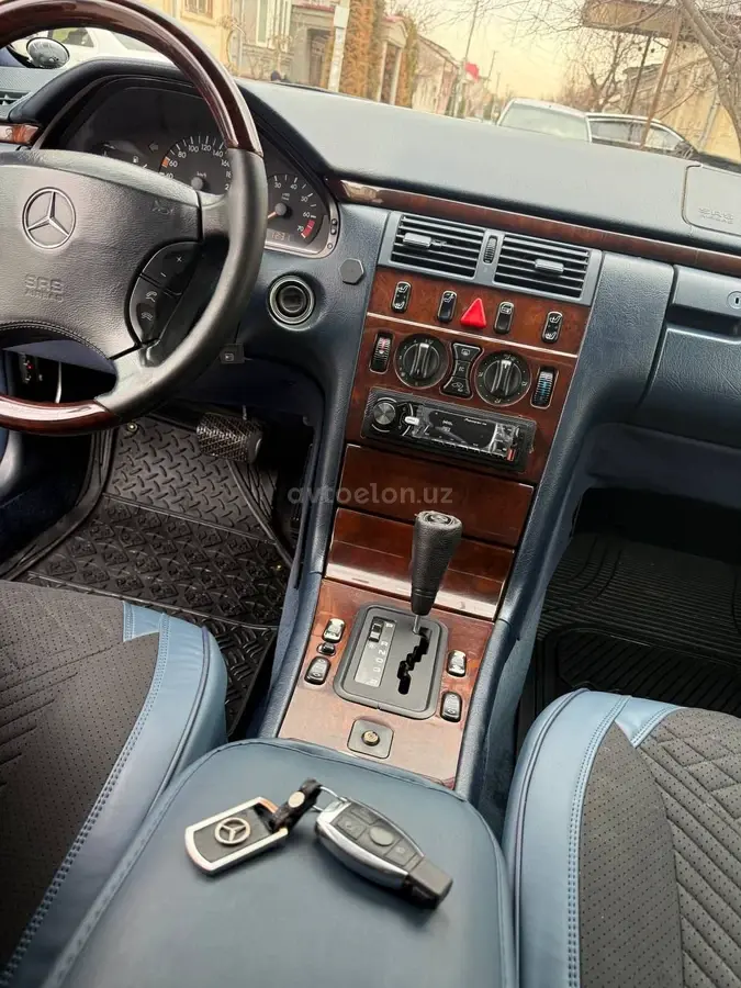 Mercedes-Benz E 200 — 6