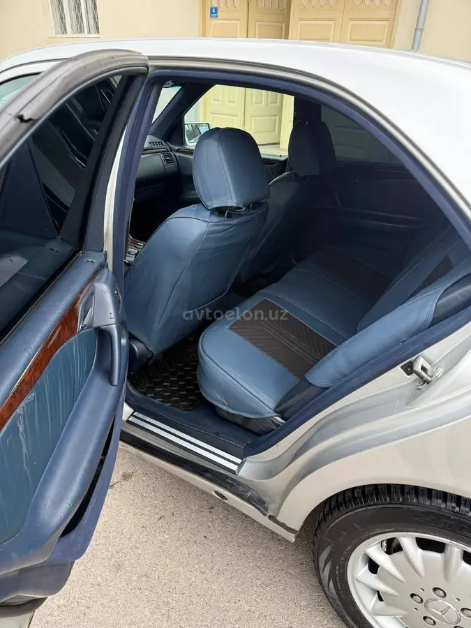 Mercedes-Benz E 200 — 8