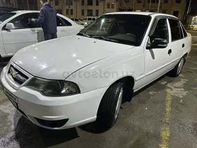 Белый Chevrolet Nexia 2, 4 позиция SOHC 2015 года, КПП Механика, в Ташкент за 5 500 y.e. id4951667