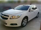 Белый Chevrolet Malibu, 1 позиция 2013 года, КПП Механика, в Янгиарыкский район за ~12 317 y.e. id5225396, Фото №1