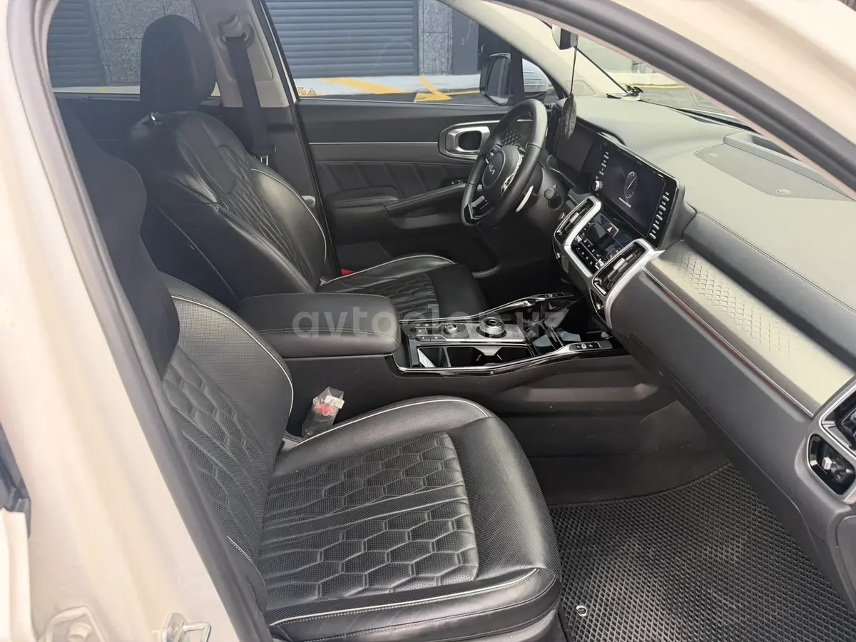 Kia Sorento — 8