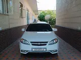 Белый Chevrolet Gentra, 3 позиция 2022 года, КПП Автомат, в Джизак за 12 800 y.e. id6391676, Фото №1