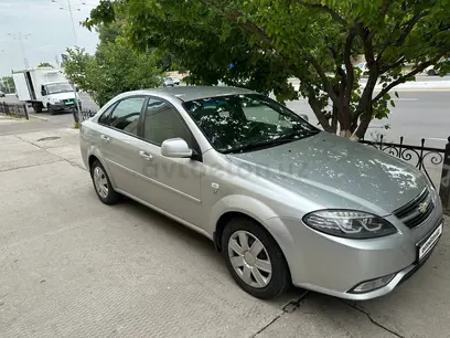Серебристый Chevrolet Gentra, 3 позиция 2014 года, КПП Автомат, в Ташкент за 8 900 y.e. id5092546