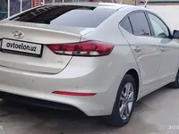 Серебристый Hyundai Elantra 2016 года, КПП Автомат, в Наманган за 15 300 y.e. id6887470