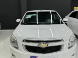 Белый Chevrolet Cobalt, 4 позиция 2024 года, КПП Автомат, в Шафиркан за ~11 687 y.e. id5187450, Фото №1