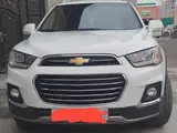 Белый Chevrolet Captiva, 4 позиция 2017 года, КПП Автомат, в Самарканд за 18 100 y.e. id6532205, Фото №1