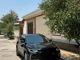 Черный Chevrolet Tracker, 3 позиция 2024 года, КПП Автомат, в Самарканд за 17 600 y.e. id6459435, Фото №1