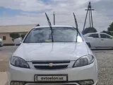 Oq Chevrolet Gentra, 2 pozitsiya 2019 yil, КПП Mexanika, shahar Termiz tumani uchun ~9 559 у.е. id6456211, Fotosurat №1
