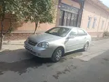 Серый Chevrolet Lacetti, 2 позиция 2010 года, КПП Механика, в Наманган за 5 800 y.e. id6754279, Фото №1