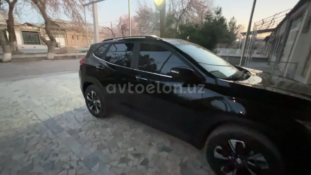 Chevrolet Tracker — 3