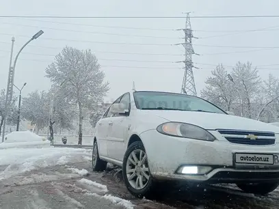 Белый Chevrolet Gentra, 2 позиция 2017 года, КПП Механика, в Самарканд за 13 000 y.e. id4956635
