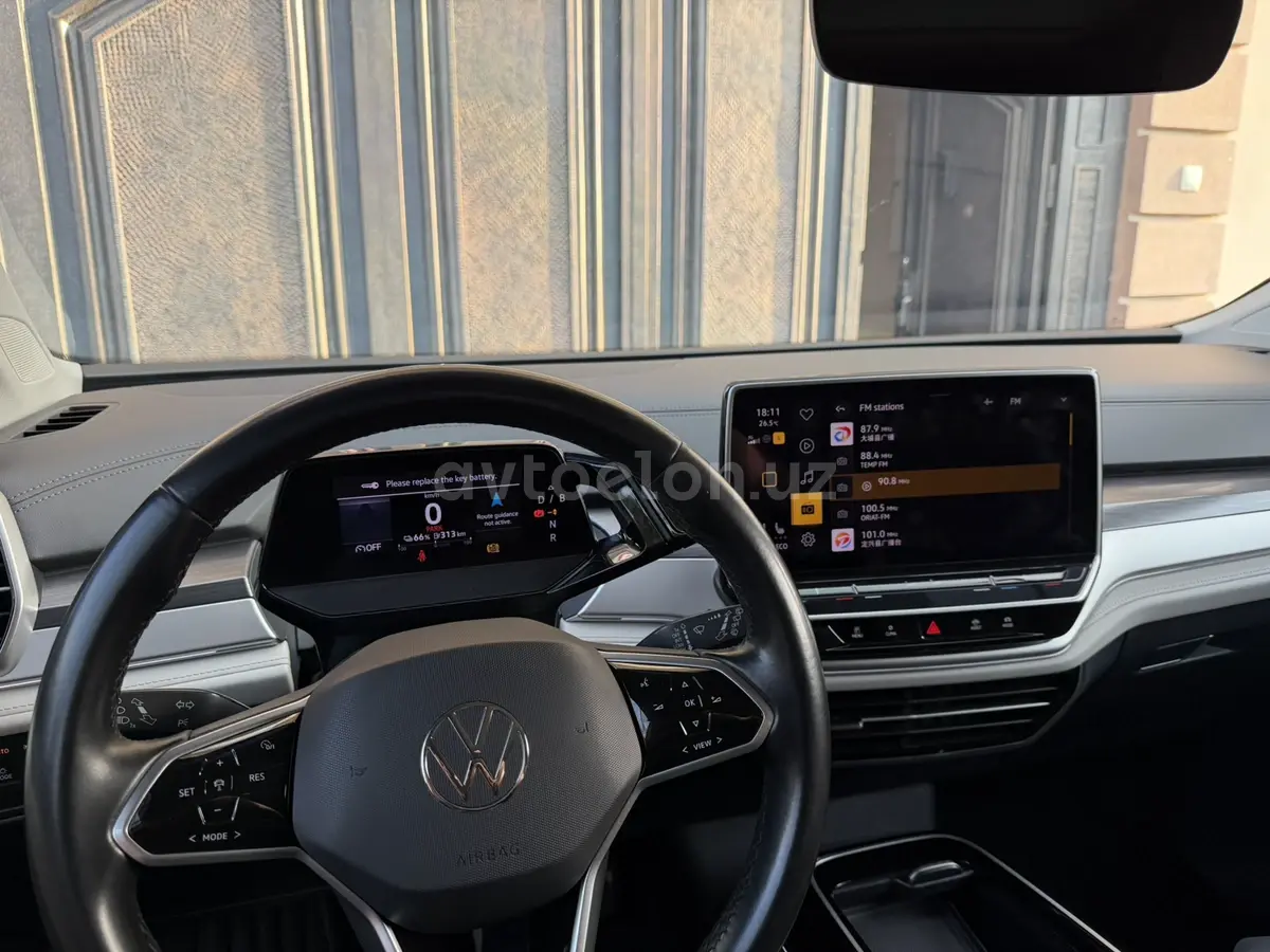 Volkswagen ID.6 — 4