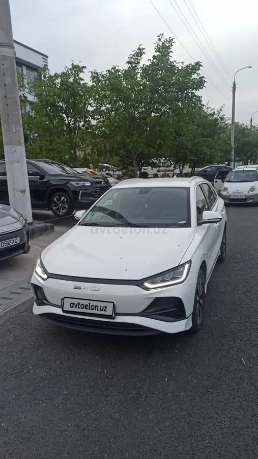 BYD e2 — 2