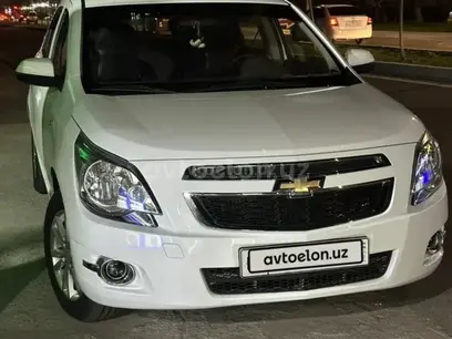 Белый Chevrolet Cobalt, 4 позиция 2022 года, КПП Автомат, в Самарканд за 12 600 y.e. id4988340