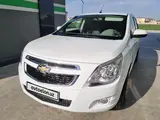 Белый Chevrolet Cobalt, 4 позиция 2022 года, КПП Автомат, в Бухара за 12 200 y.e. id5035252, Фото №1