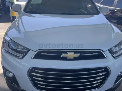 Белый Chevrolet Captiva, 4 позиция 2017 года, КПП Автомат, в Ташкент за 21 000 y.e. id5112060