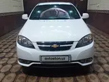 Белый Chevrolet Gentra, 3 позиция 2021 года, КПП Автомат, в Ташкент за 13 600 y.e. id4687646, Фото №1