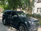 Мокрый асфальт Chevrolet TrailBlazer 2020 года, КПП Автомат, в Ташкент за 26 100 y.e. id4999929, Фото №1