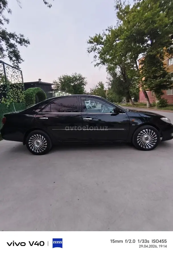 Toyota Camry — 4