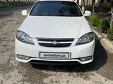 Белый Chevrolet Gentra, 1 позиция Газ-бензин 2012 года, КПП Механика, в Наманган за 7 800 y.e. id5024420, Фото №1