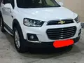 Белый Chevrolet Captiva, 4 позиция 2017 года, КПП Автомат, в Учкудукский район за 17 500 y.e. id6636421