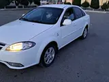 Белый Chevrolet Gentra, 3 позиция 2024 года, КПП Автомат, в Шафирканский район за 14 100 y.e. id5118352, Фото №1