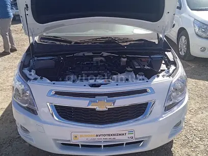 Белый Chevrolet Cobalt, 4 позиция 2024 года, КПП Автомат, в Бухара за 13 200 y.e. id5133547