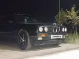 Тёмно-синий BMW 325 1986 года, КПП Механика, в Навои за 3 600 y.e. id6356231, Фото №1