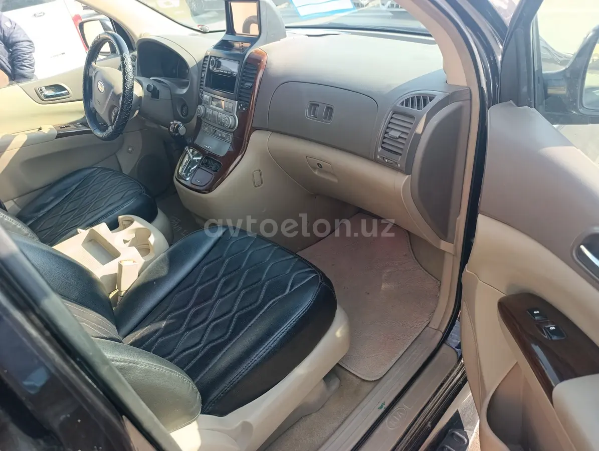 Kia Carnival — 2