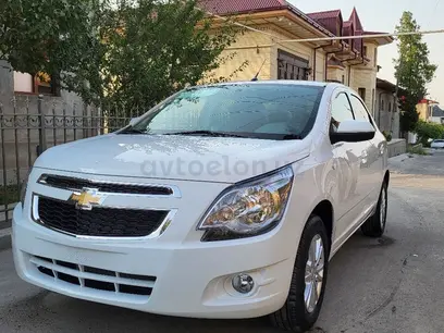 Белый Chevrolet Cobalt, 4 позиция 2025 года, КПП Автомат, в Самарканд за 13 100 y.e. id6415251