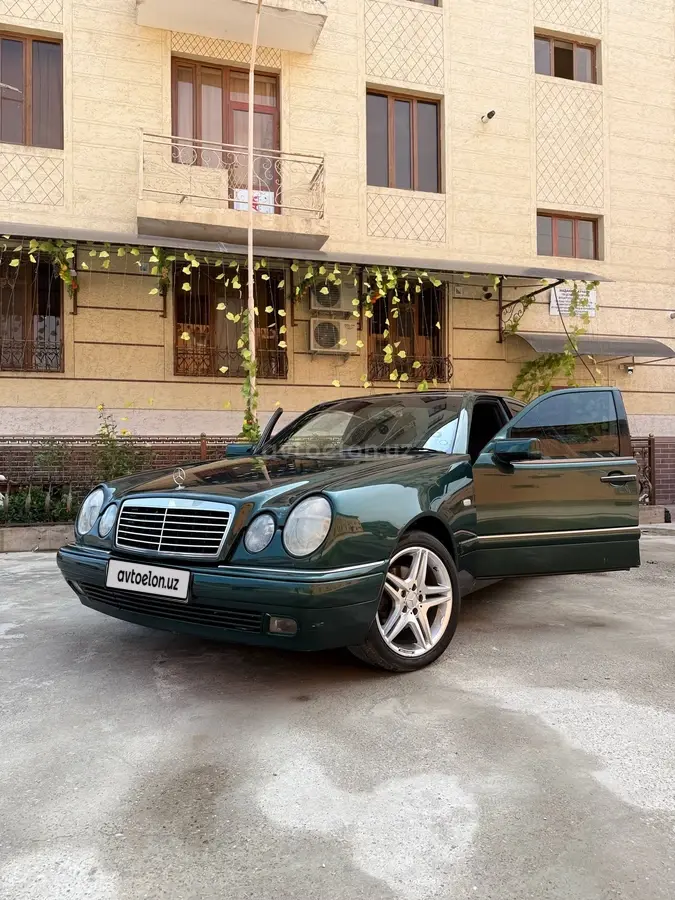 Mercedes-Benz A 210 — 3