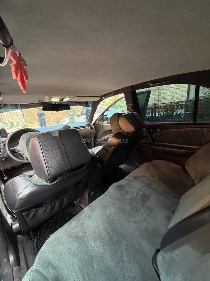 Mercedes-Benz A 210 — 8