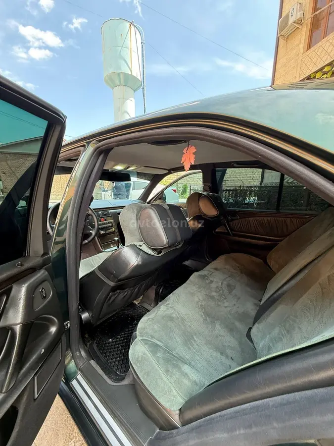 Mercedes-Benz A 210 — 9