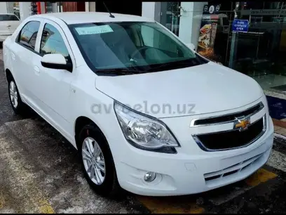 Белый Chevrolet Cobalt, 4 позиция 2024 года, КПП Автомат, в Бухара за 12 650 y.e. id5193872