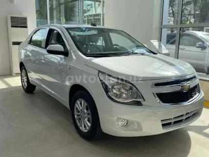 Белый Chevrolet Cobalt, 4 позиция 2024 года, КПП Автомат, в Андижан за 13 550 y.e. id4921462