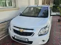 Белый Chevrolet Cobalt, 4 позиция 2022 года, КПП Автомат, в Ташкент за 11 000 y.e. id5200037