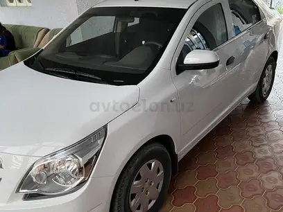 Белый Chevrolet Cobalt, 2 позиция 2021 года, КПП Механика, в Карши за ~11 271 y.e. id5157937