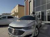 Chevrolet Malibu 2 2021 года, КПП Автомат, в Ургенч за 23 400 y.e. id6655892, Фото №1