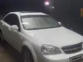 Белый Chevrolet Lacetti, 3 позиция 2009 года, КПП Автомат, в Самарканд за 5 552 y.e. id7050864