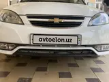 Белый Chevrolet Gentra, 3 позиция 2022 года, КПП Автомат, в Андижан за 14 400 y.e. id5040338