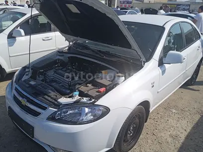 Белый Chevrolet Gentra, 1 позиция 2023 года, КПП Механика, в Бухара за 13 200 y.e. id4979758