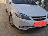 Белый Chevrolet Gentra, 3 позиция 2021 года, КПП Автомат, в Наманган за 13 300 y.e. id5224653, Фото №1
