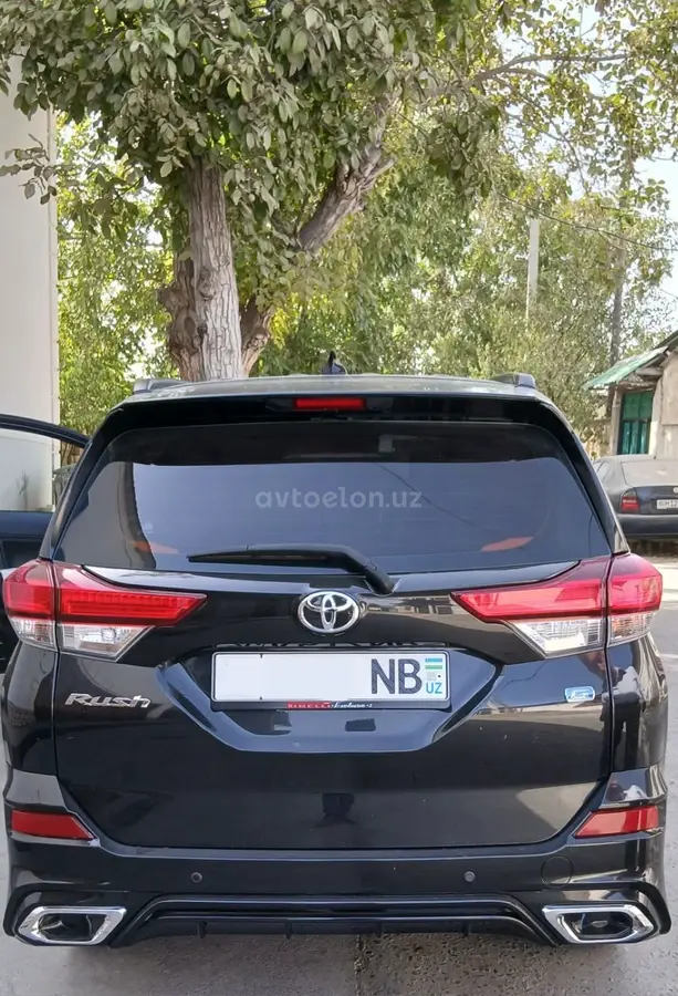 Toyota Rush — 5