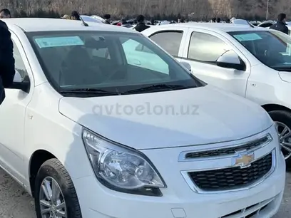 Белый Chevrolet Cobalt, 4 позиция 2024 года, КПП Автомат, в Самарканд за 12 800 y.e. id5203961