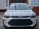Белый Chevrolet Tracker, 1 позиция 2025 года, КПП Механика, в Джизак за 17 600 y.e. id6466019, Фото №1